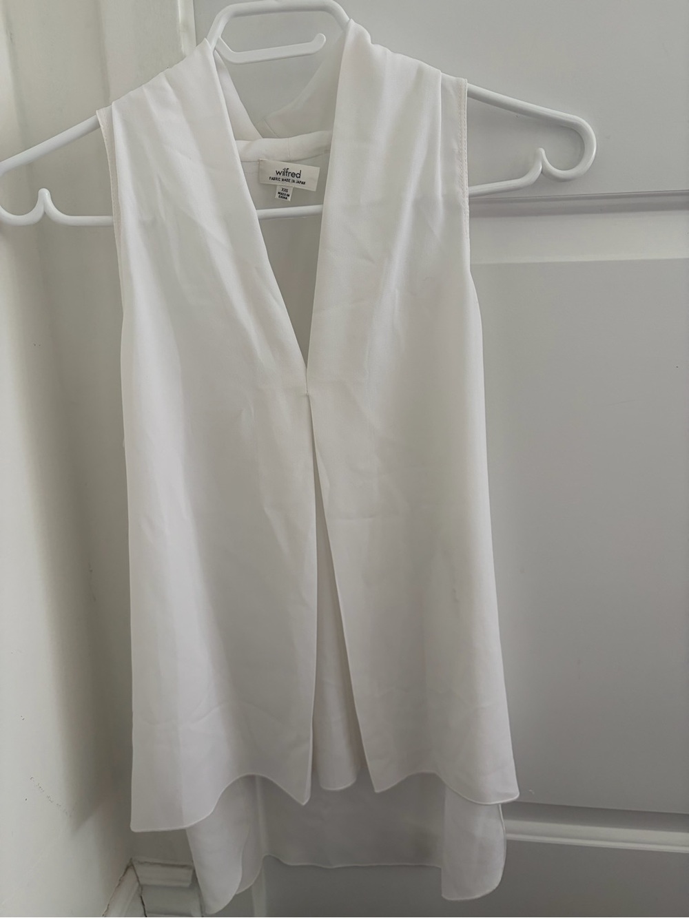 Wilfred White V-Neck Sleeveless Draped Camisole